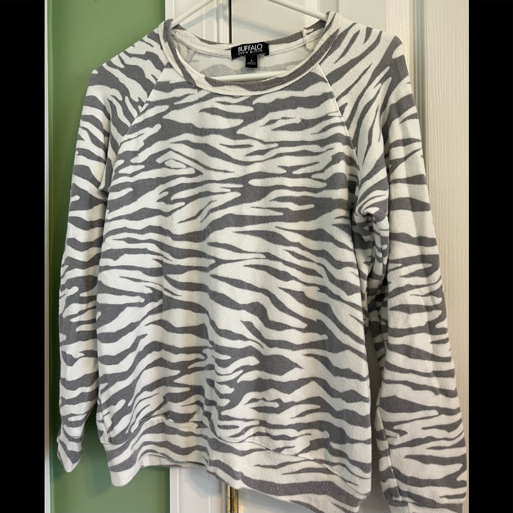 Buffalo by David Bitton gray and white print sweatshirt size small. Super comfy